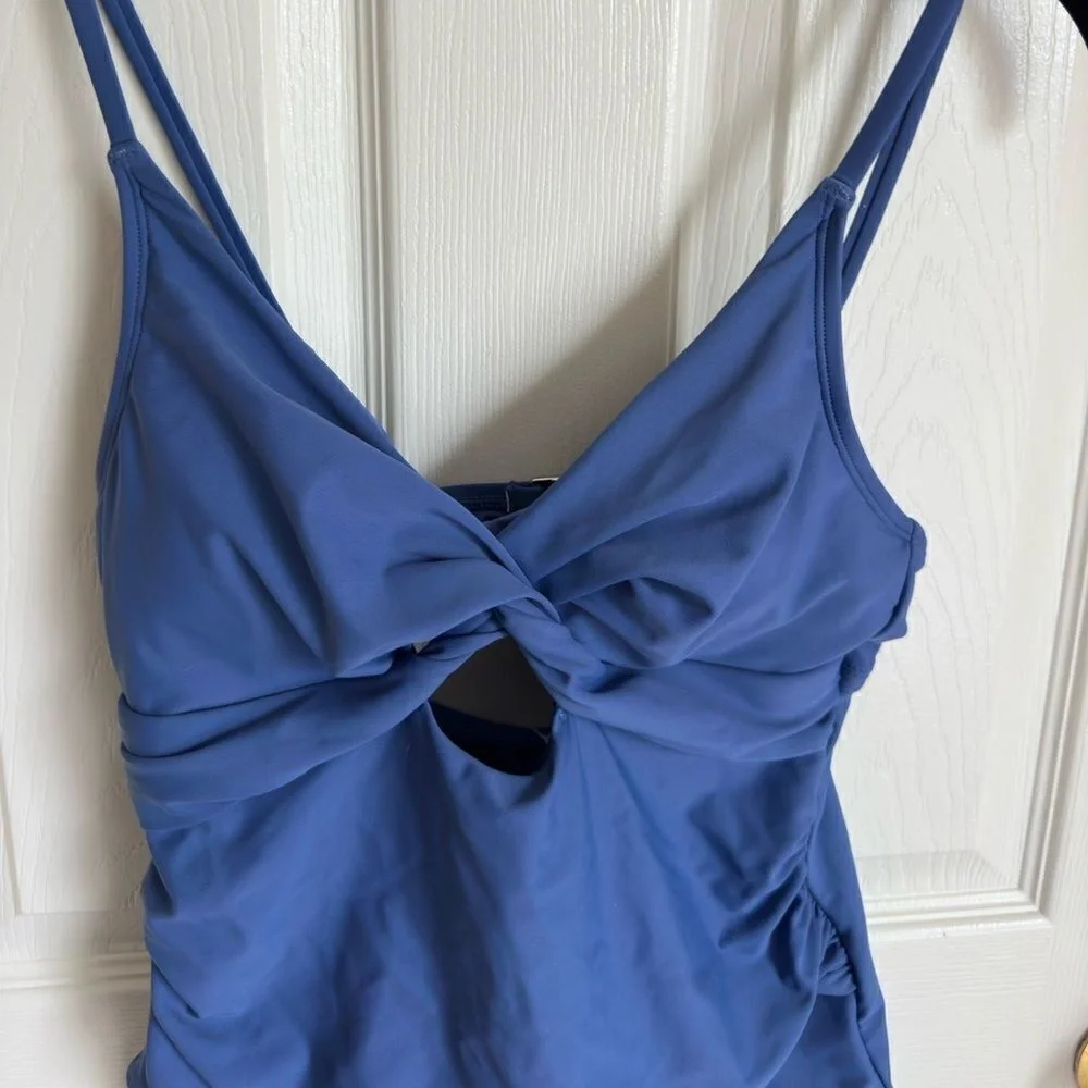 Cupshe NWT Womens One‎ Piece Blue Flattering Swimsuit Size Small
